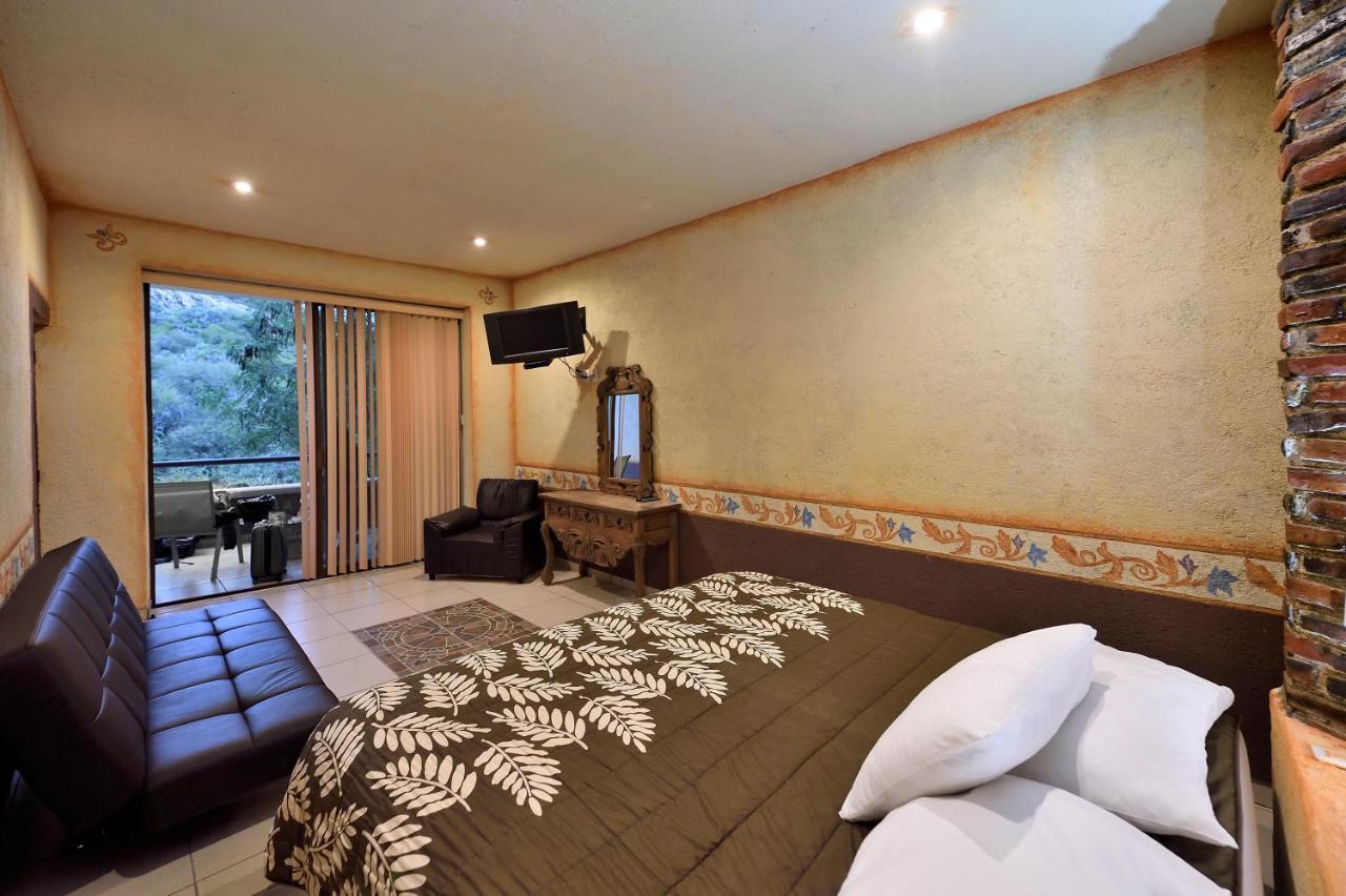 Hotel Casa Del Arbol Bernal Extérieur photo